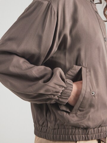 mazine - Chaqueta de entretiempo en marrón