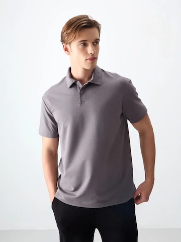 Tommy Life Shirt in Grey: front