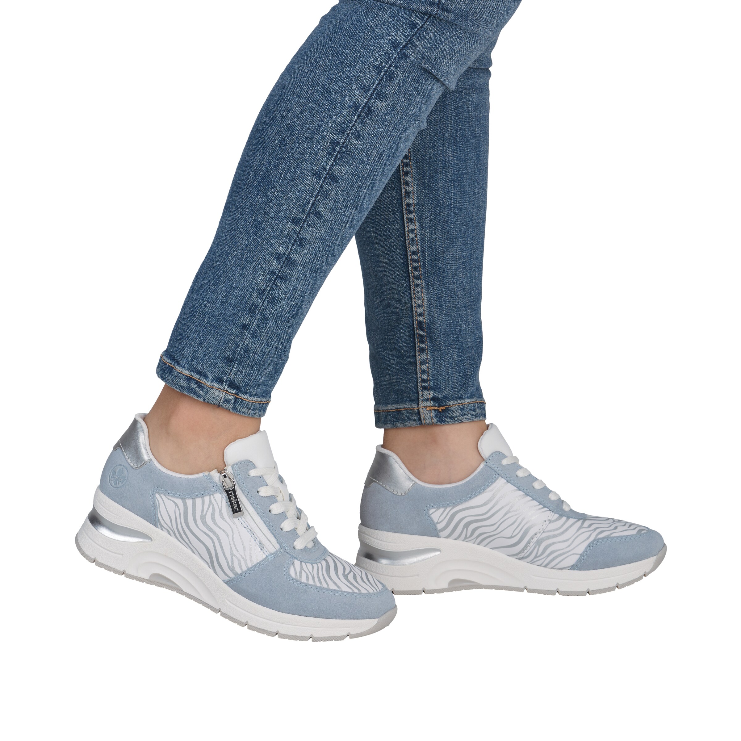 Baskets basses Rieker en blanc : devant