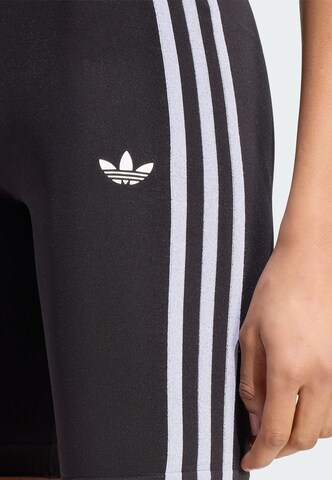 ADIDAS ORIGINALS Skinny Sportbroek 'Essentials' in Zwart