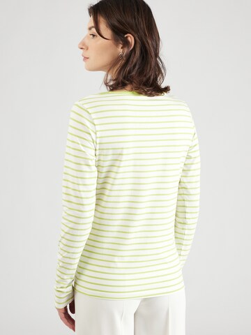 Tricou de la s.Oliver pe verde