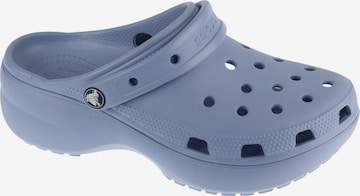 Sabots Crocs en bleu : devant