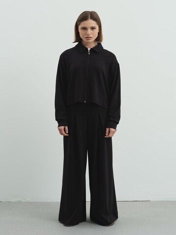 C&City Wide leg Pleat-front trousers in Black