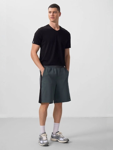 Pantaloni di Tommy Life in grigio
