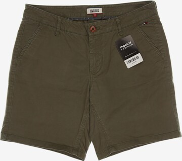 Tommy Jeans Shorts in XS in Green: front