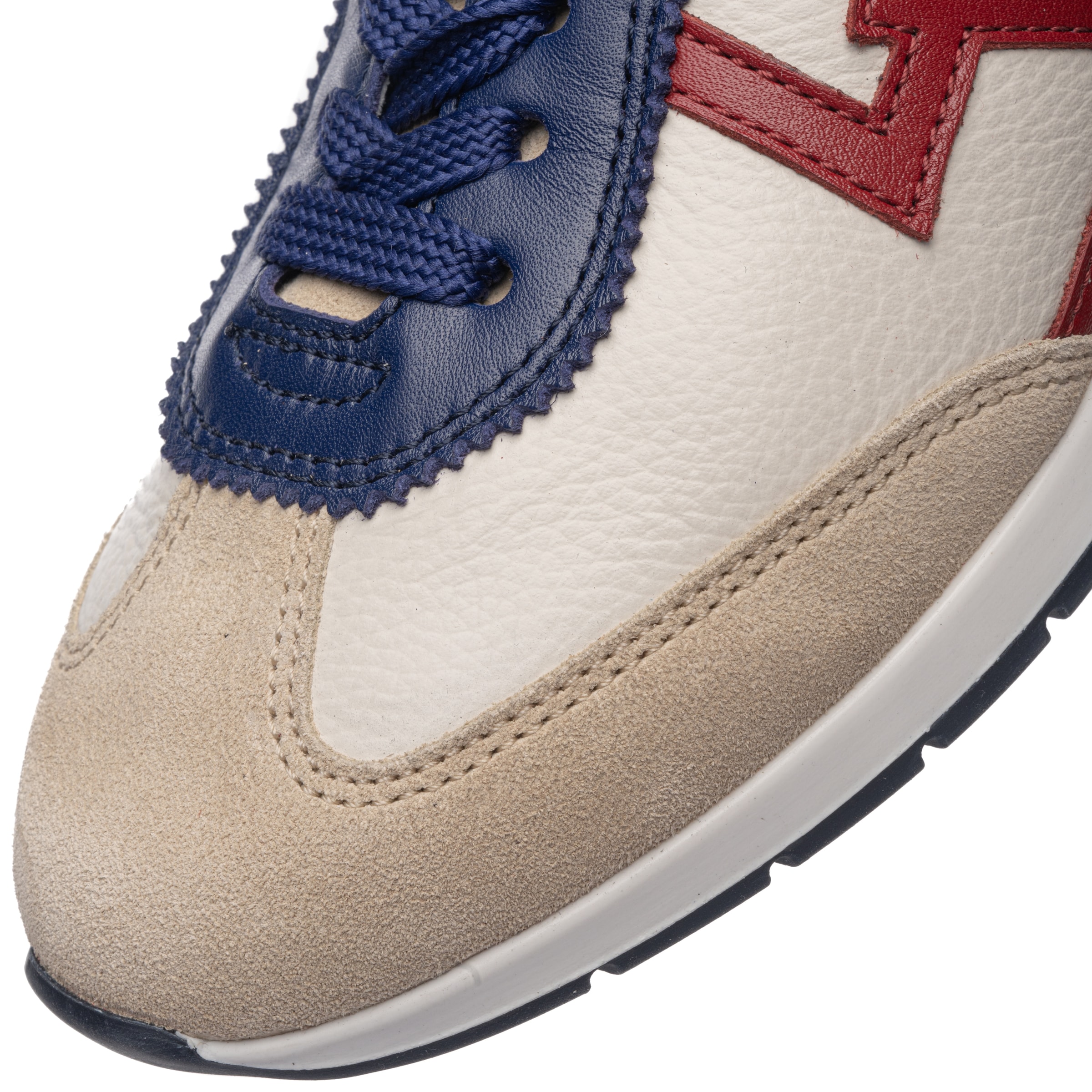 ARA Sneakers in Beige