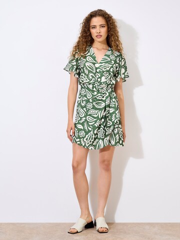 Robe ' ' Apricot en vert : devant