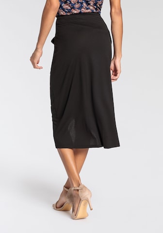 LAURA SCOTT Skirt in Black
