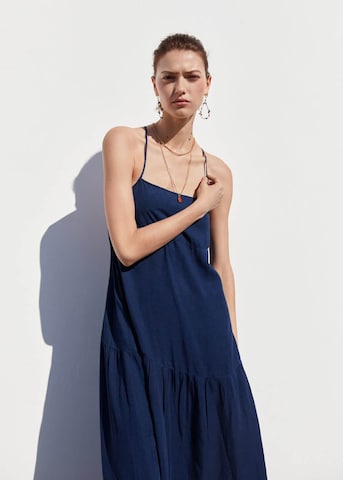 MANGO Letnia sukienka 'Mykonos' w kolorze niebieski