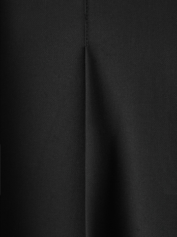 MANGO Regular Laskoshousut värissä musta