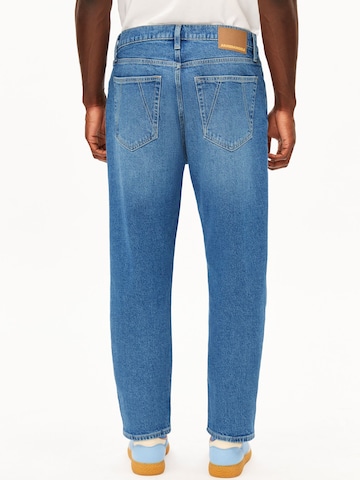 ARMEDANGELS Loosefit Jeans 'MAAKX' in Blauw: voorkant