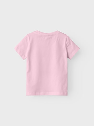 NAME IT - Camiseta 'FANG' en rosa