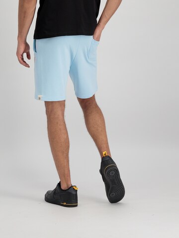 ALPHA INDUSTRIES Regular Shorts in Blau