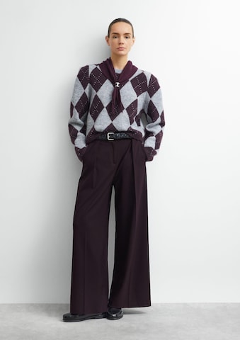 COMMA Wide leg Pleat-front trousers in Purple: front