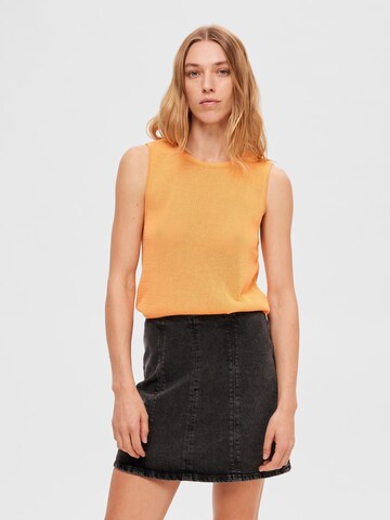 SELECTED FEMME Knitted Top in Orange: front