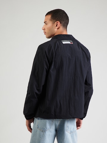 Jordan Преходно яке 'ESS' в черно: отзад