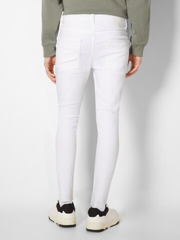 Slimfit Jeans di Bershka in bianco