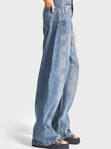 IT'S BASIC Regular Jeans 'Straight Mid Rise Jeans' in Blauw