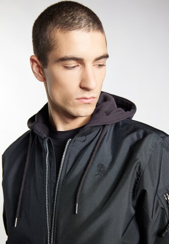 TUFFSKULL Weatherproof jacket in Black