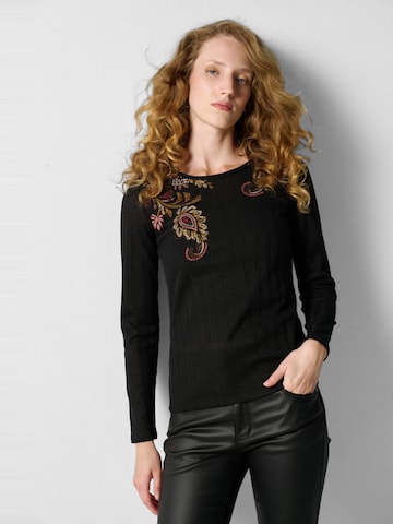 Tricou de la KOROSHI pe negru: față