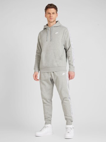 Trening 'CLUB FLEECE' de la Nike Sportswear pe gri: față