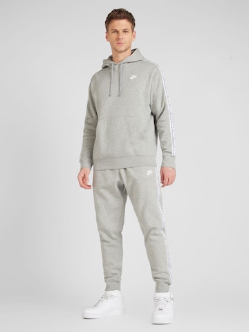 Nike Sportswear Joggingpak 'CLUB FLEECE' in Grijs: voorkant