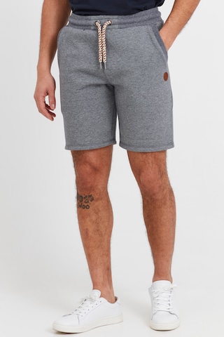 !Solid Regular Sweatshorts 'Nafko' in Grau: predná strana