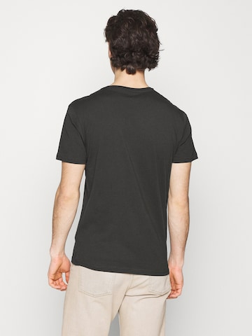 Lee Футболка в Серый