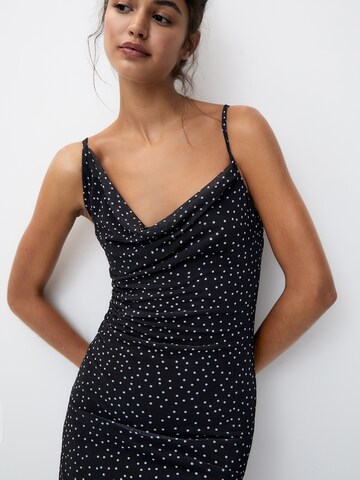 Pull&Bear Kleid in Schwarz