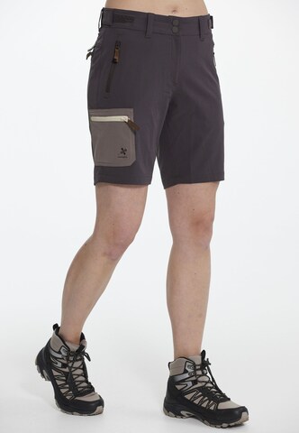 Gipfelglück Regular Outdoorshorts 'Helma' in Braun: predná strana