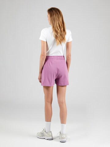 QS Regular Shorts in Lila