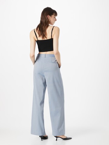 Gestuz Loose fit Pleat-front trousers 'Paula' in Blue