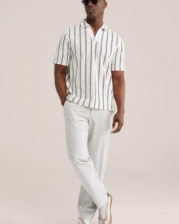 WE Fashion Regular Chinobyxa i grå