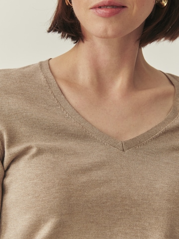 Pullover di TATUUM in beige