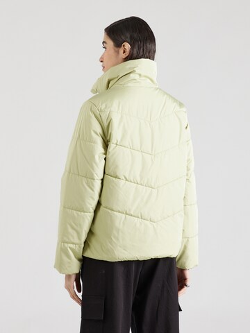 VANS Winterjacke 'FOUNDRY PUFF MTE' in Grün