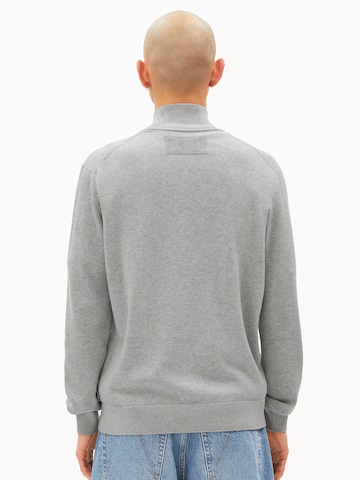 ARMEDANGELS Pullover FAABES in Grau