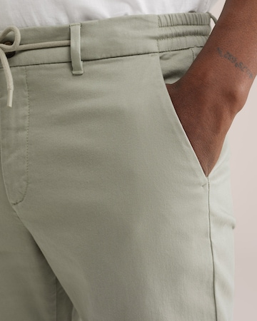 WE Fashion Regular Hose in Grün
