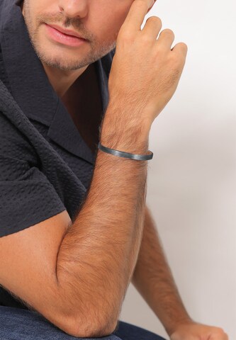 Bracelet KUZZOI en noir : devant