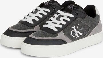 Calvin Klein Jeans Sneaker in Grau