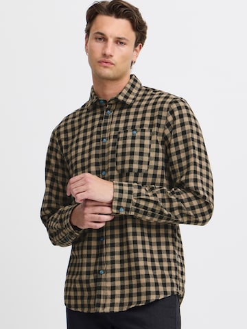 Regular fit Camicia di BLEND in marrone: frontale