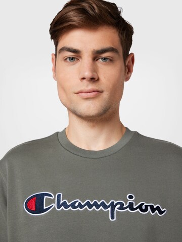 Felpa di Champion Authentic Athletic Apparel in verde