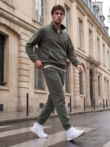 Tommy Life Sweat suit in Green: front