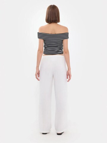 Hiccup Top in Schwarz