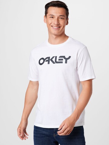 OAKLEY Klasický střih Funkční tričko 'Mark II' – bílá: přední strana