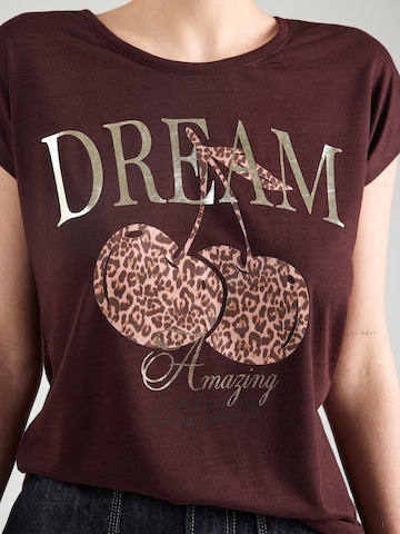 Tricou 'Ch44erry' de la Hailys pe roșu