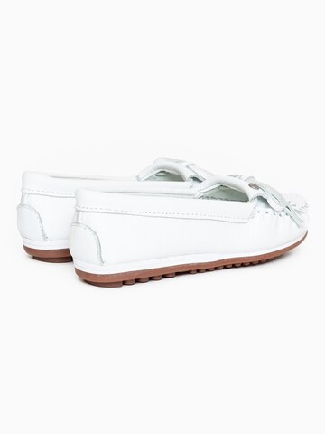 Mocassino 'Kilty' di Minnetonka in bianco
