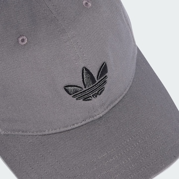 ADIDAS ORIGINALS Cap 'Adicolor Classic Trefoil' in Grey