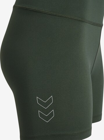 Skinny Pantaloni sportivi 'Fundamental' di Hummel in verde