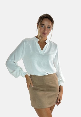 Elara Blouse in Wit: voorkant