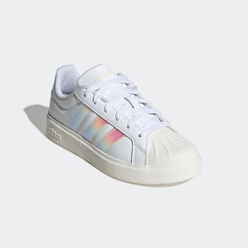 Chaussure de sport ADIDAS SPORTSWEAR en blanc